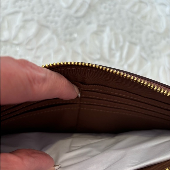 NWT COACH NEW YORK Signature Floral Double Zip around Wallet - Picture 7 of 9